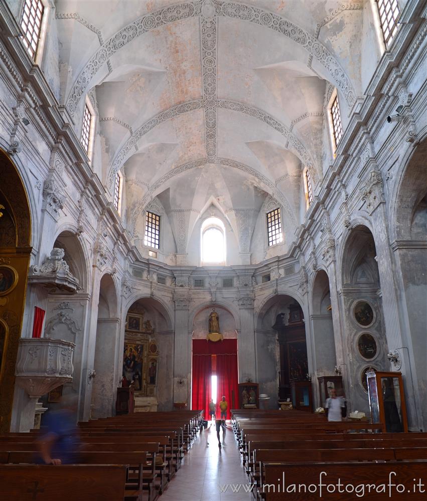 Gallipoli (Lecce, Italy) - Nave of the Church of San Domenico al Rosario